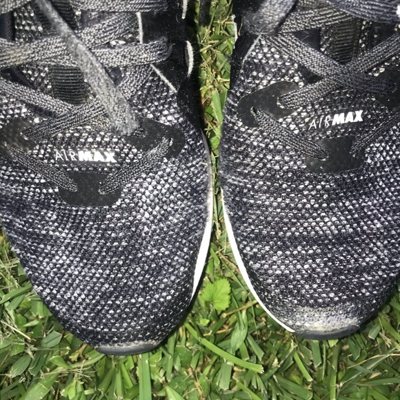 Nike Air max shoes black and white - Picture 3 of 6